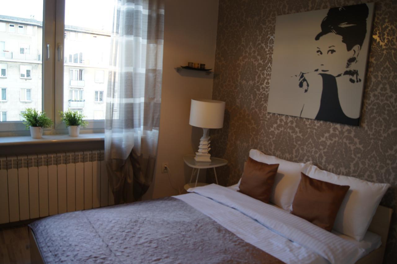Krucza By Rental Apartments Varsóvia Quarto foto